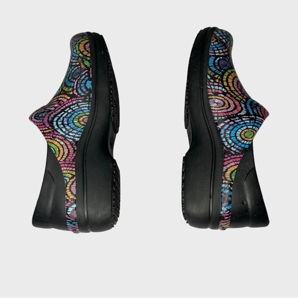 Crocs Neria Pro Graphic Clogs Slip Resistant Size 8 Rainbow Casual Comfort - Picture 8 of 16